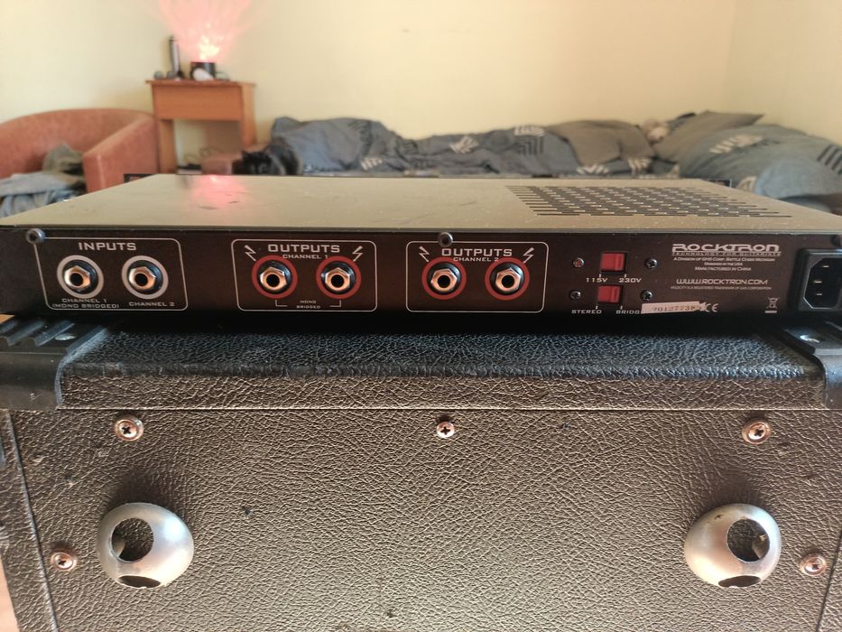 Vând urgent Cabinet Chitara eminence