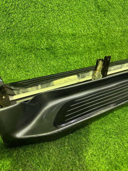 Порог левый правый LEXUS LX470