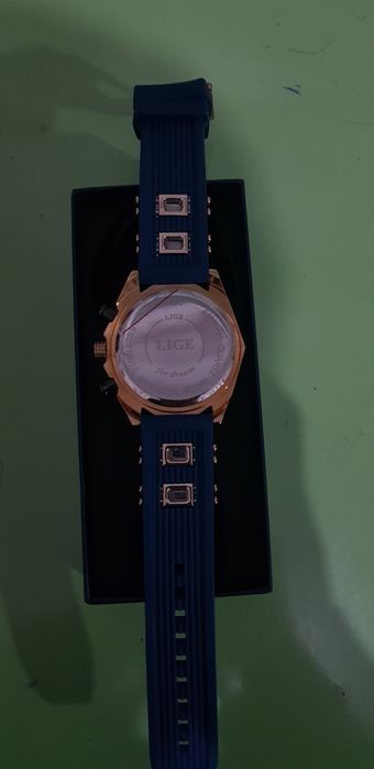 Универсальные часы