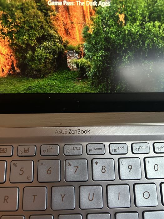 Laptop Asus ZenBooK Harman/ Kardon