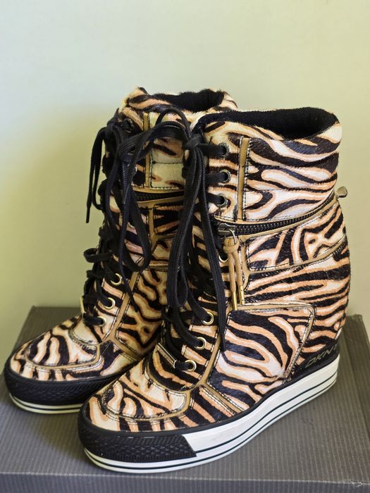 DKNY оригинални дамски кецове на платформа