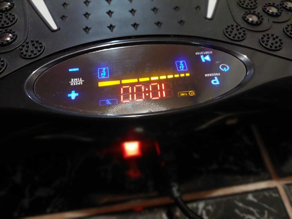 Продавам вибрационна плоча за спорт