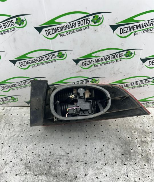 Lampa / Tripla stop stanga pe aripa Renault Laguna a 2-a generatie