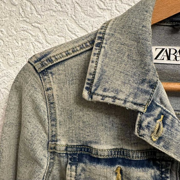 Късо дънково яке ZARA – стилно, в ретро стил , S размер като ново