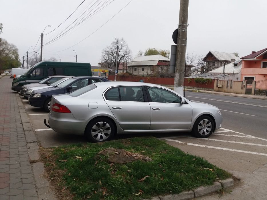 SKODA Superb 2012 — imagine 2