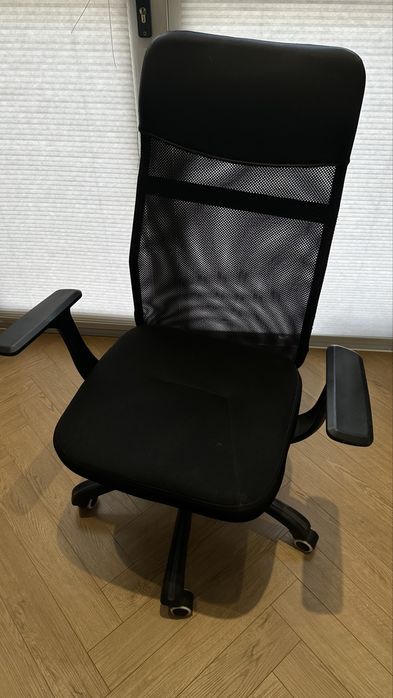 Кресло офисное.