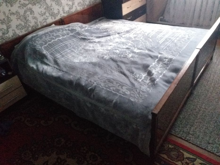 Продам кровать б/у размер 190х90.