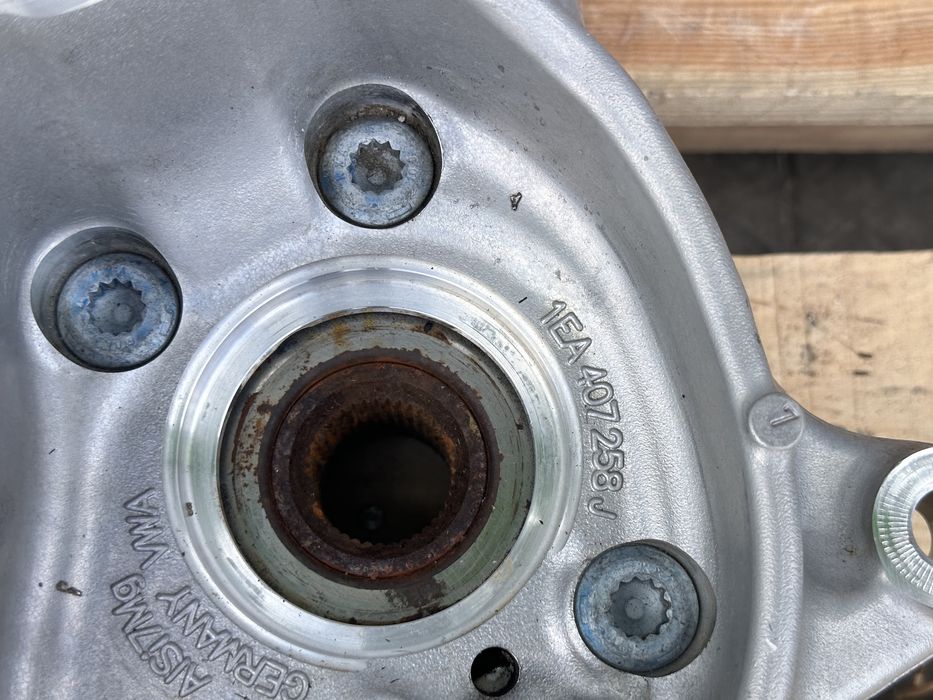 Десен шенкел AUDI Q4 VW ID.4 ID.5 ID.7 1EA407258J