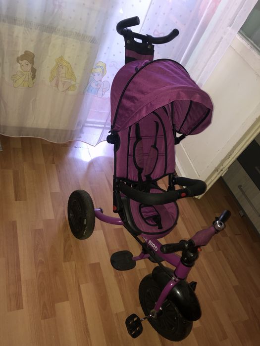 Vând tricicleta cu poziție de somn
