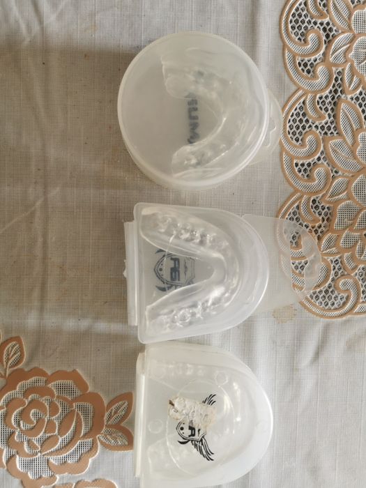 Proteze dinți pentru lupte