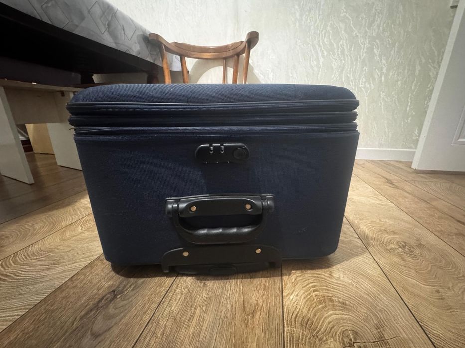 Чемодан в хорошем состоянии