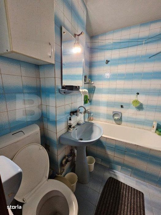 Apartament 3 camere, decomandat, 66 mp, etaj intermerdiar, zona Pietei