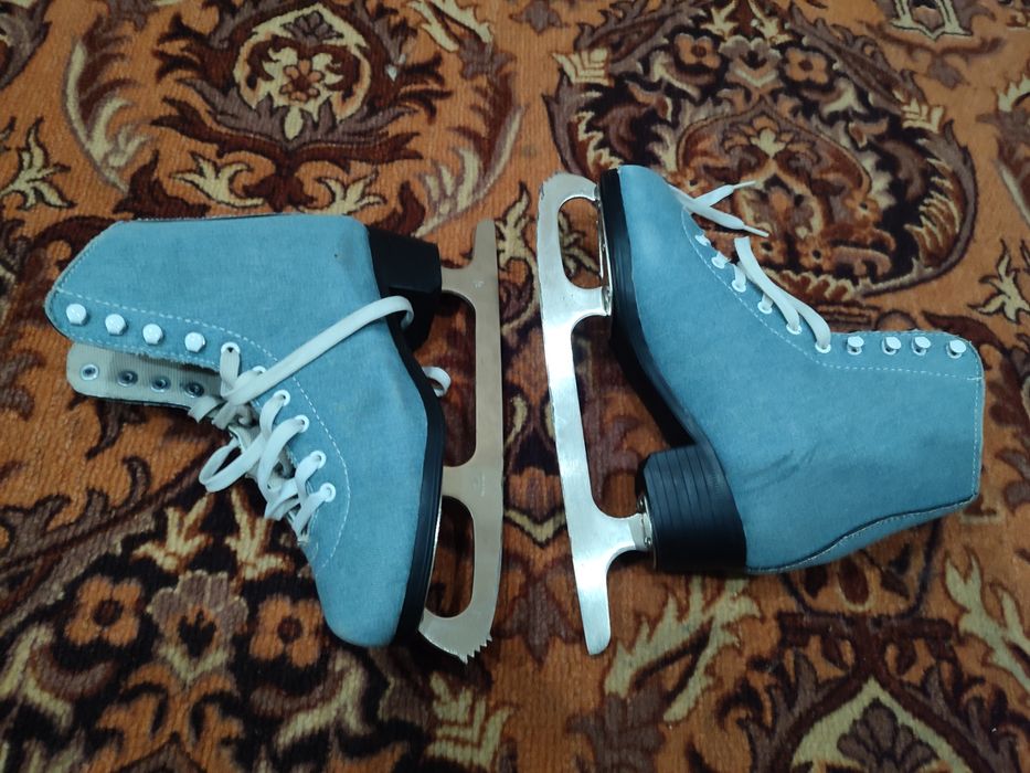 Продам коньки фигурные