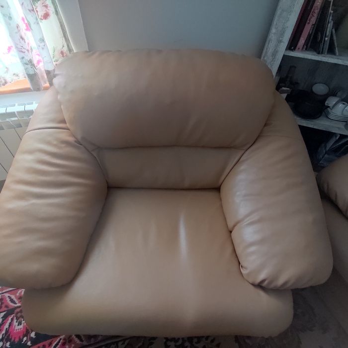 Холова гарнитура -естествена кожа.Напълно запазена.