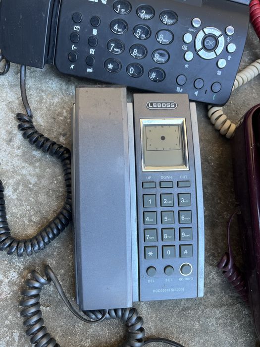 Telefoane vechi cu fir, unele NOS