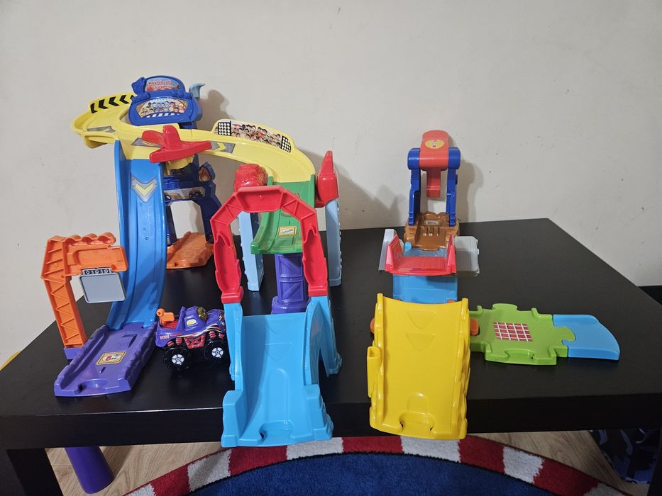 Pista lego pt masini