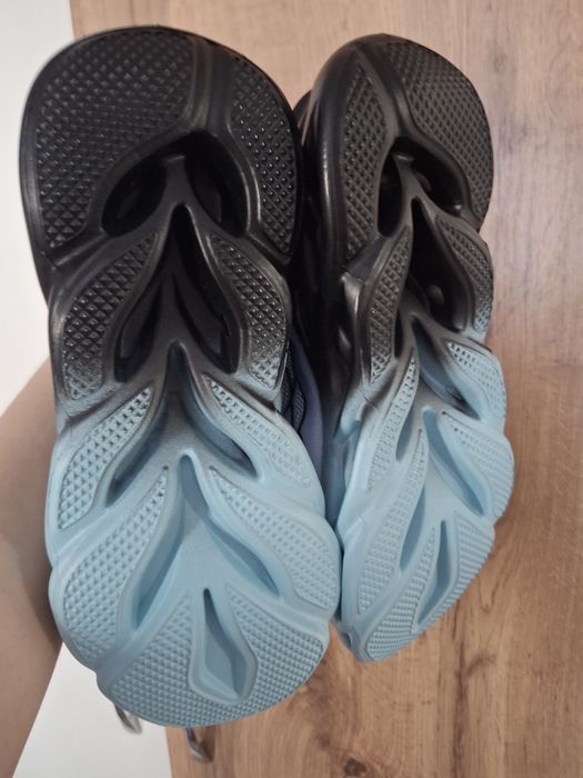 Продам кроссовки новые. Не подошёл размер