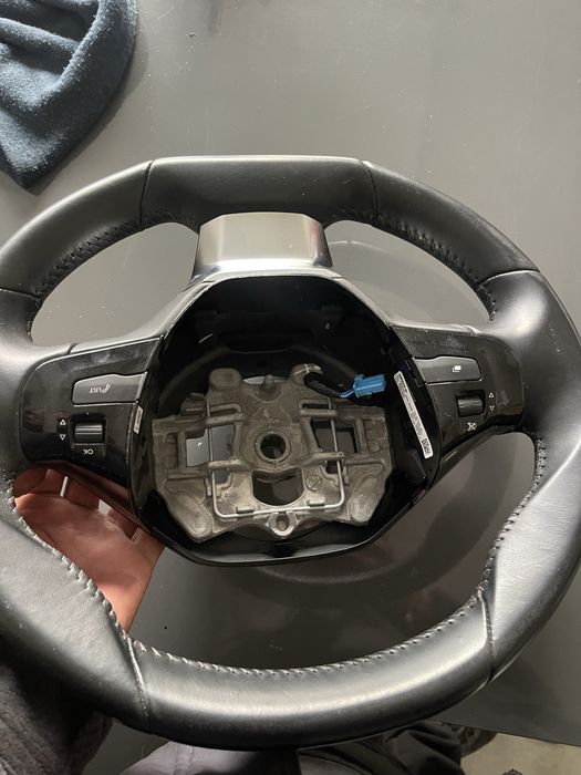 Волан за Пежо 308 T9