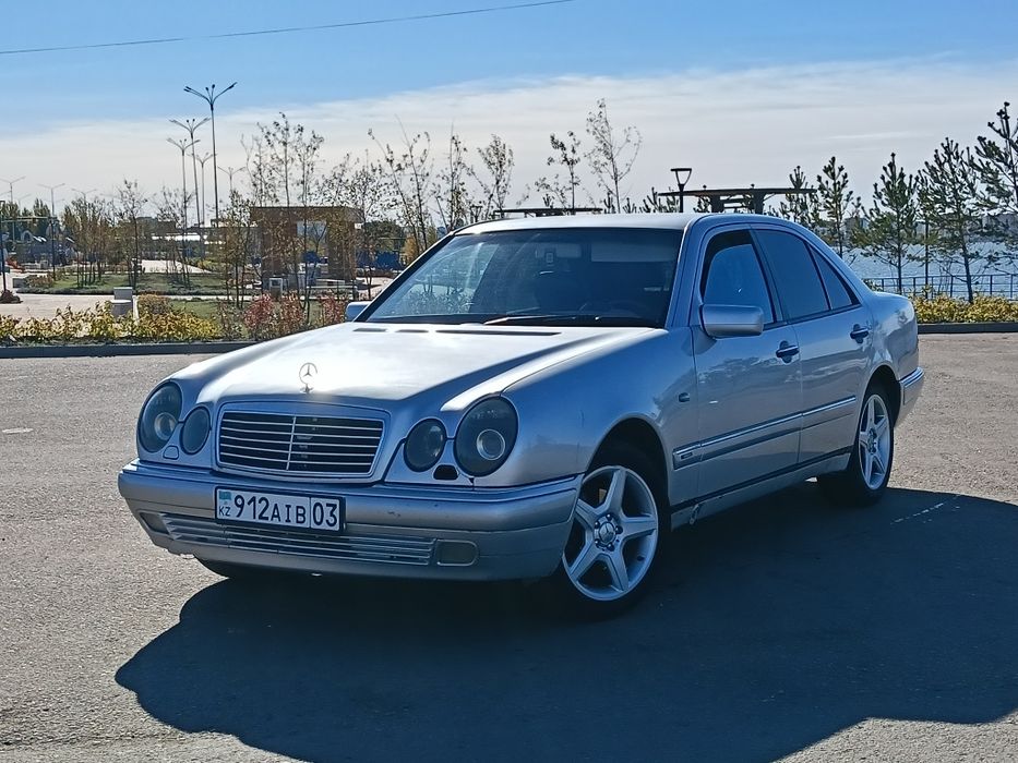 Продам Mercedes-Benz E320 4Matic, 1997 г.
