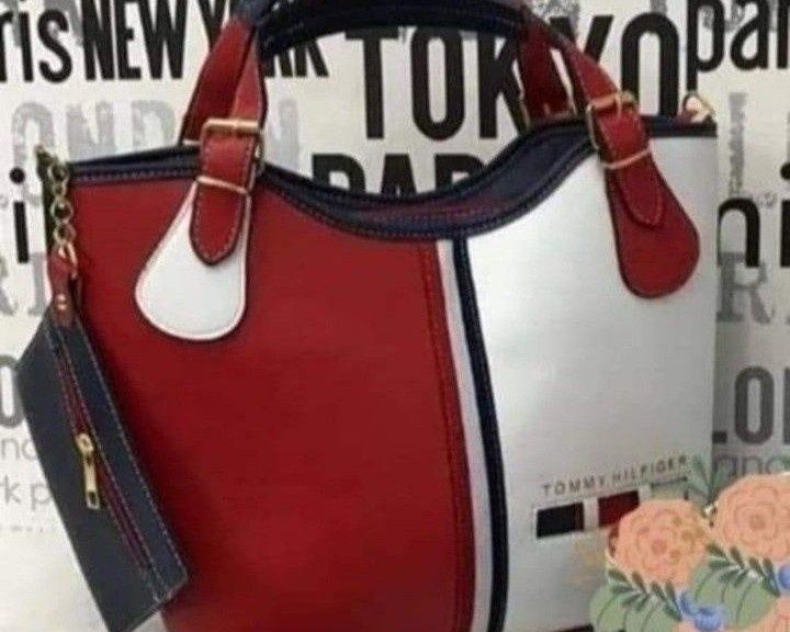 Set geanta+portofel,super model, saculet, etichetă