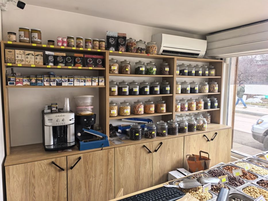 Оборудване за магазин за ядки.