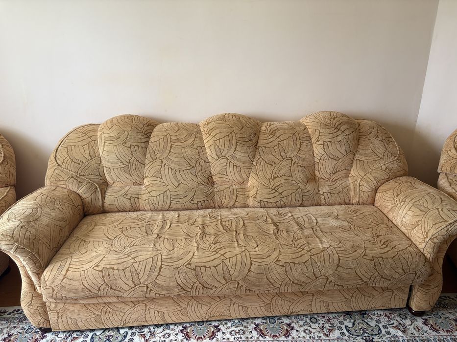 Продам диван с 2мя креслами