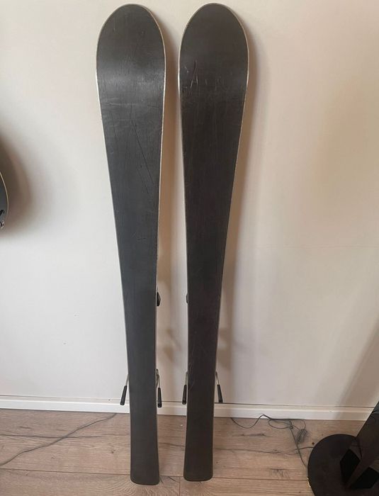 Set clăpari și schiuri