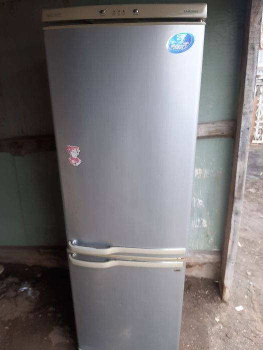 Продам холодильник