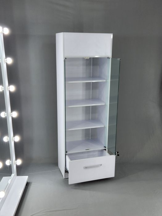 Витрина для салон красоты Vitrina