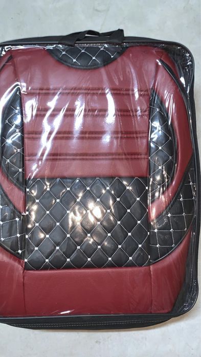 Huse auto cu romburi universale