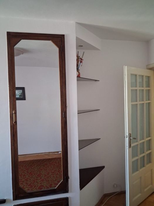 Proprietar vand apartament si garaj Bucovina