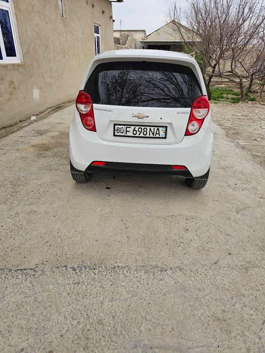 Chevrolet Spark sotiladi 1 pozitsiya