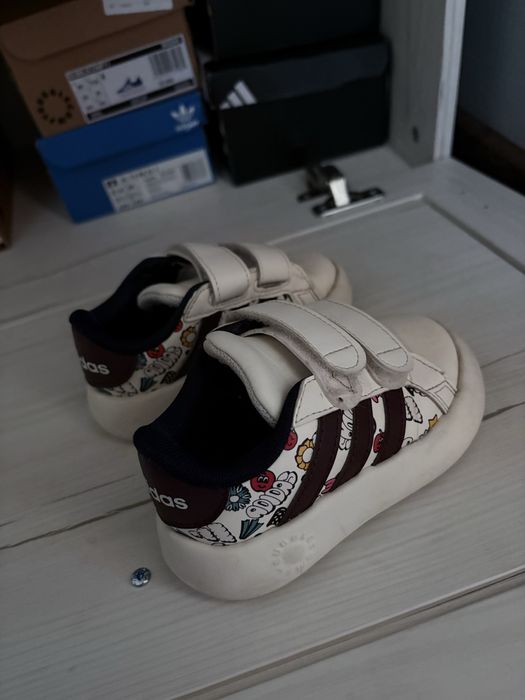 Детски маратонки адидас grand court 2.0