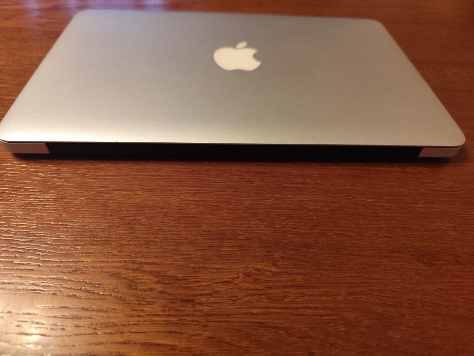 MacBook Air 11" A1465, 2015 1.6GHz 4Gb RAM 128Gb SSD
