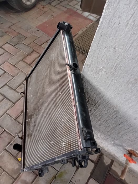 Радиатор. Toyota Land Cruiser.