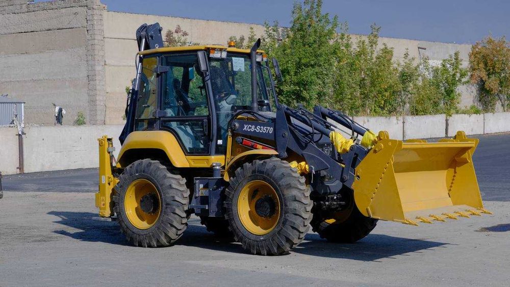 Экскаватор-погрузчик 4х4 крабовый UZXCMG XC8-S3570 Объем ковша 0,3 6в1