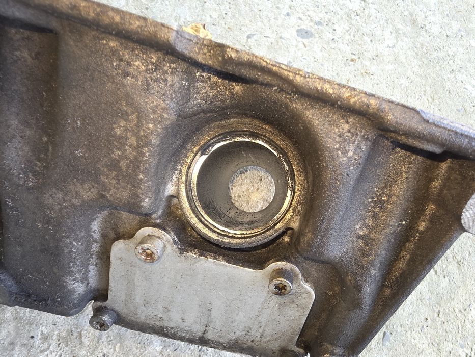 Baie de ulei Xdrive motor N47D20C, cu tot cu senzor, număr wapp +393272235043
