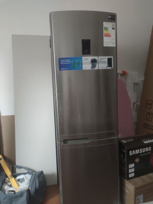 Продаётся холодильник Samsung