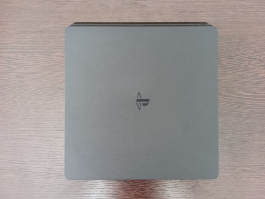 Продам PS4 slim 1td в отличном состоянии в Астане