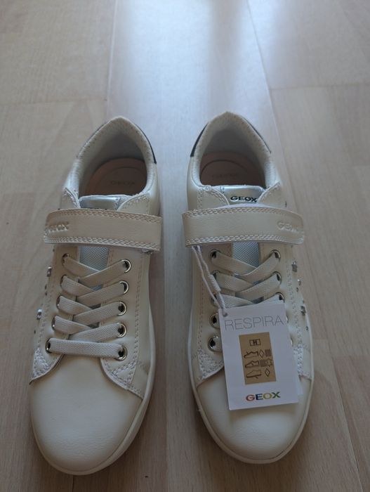 Нови маратонки Geox, 38 размер, бели