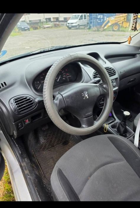 Vând Peugeot 206
