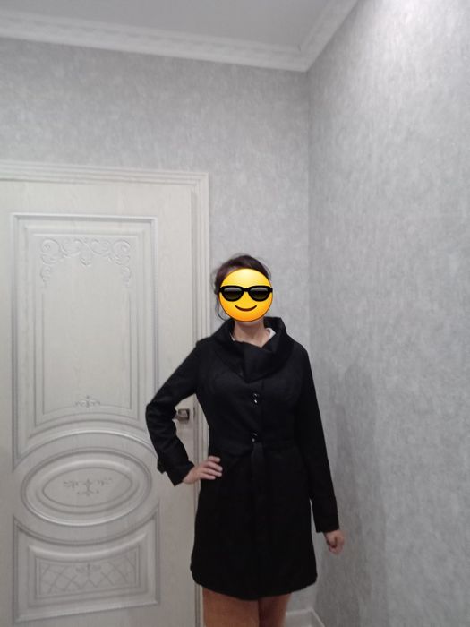 Плащ черный короткий