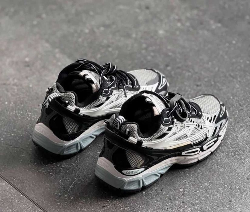 Off-White "Be Right Back&White
