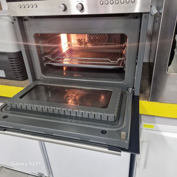 Компактна фурна с вградена микровълнова фурна SIEMENS HB86P570B