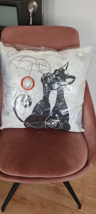 Kалъфки - 4 бр, декоративна възгланичка и малки картини в рамка