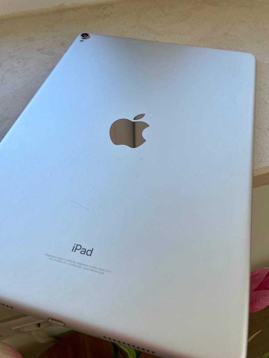 iPad Pro 10.5-inch (модел 2017), 64GB, Wi-Fi версия.