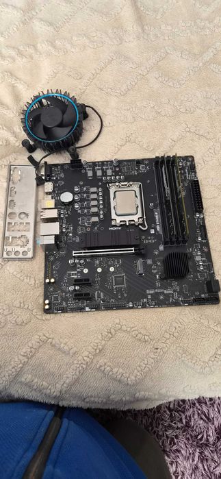 KIT GAMING INTEL i5 12600k,16gb ram DDR5- Vezi anunt !