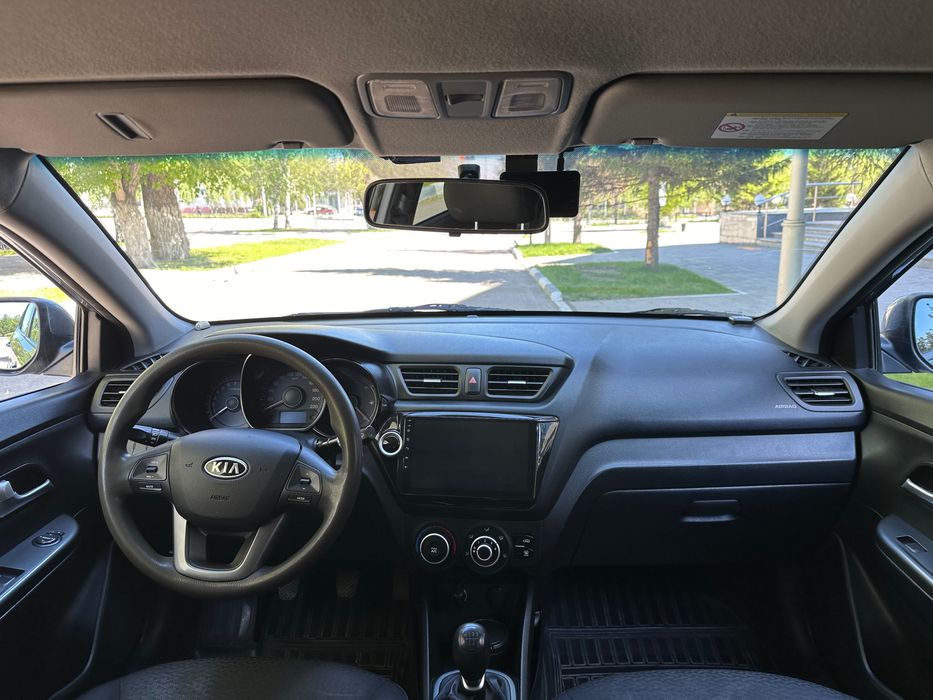 Продам автомобиль Kia Rio 3