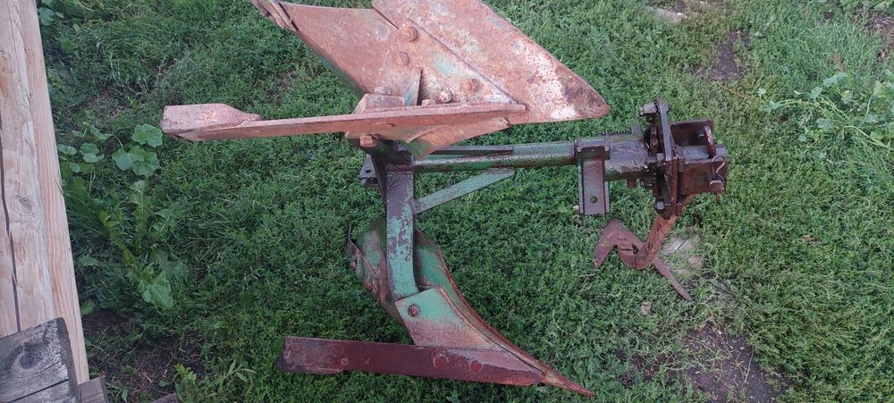 Продам оборотный плуг