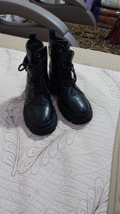 Продам ботинки 38р